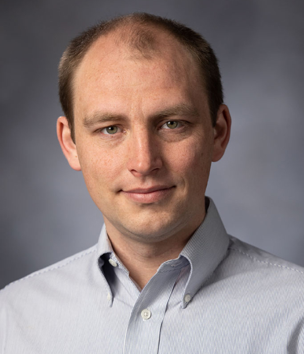 headshot of spencer cox speaker